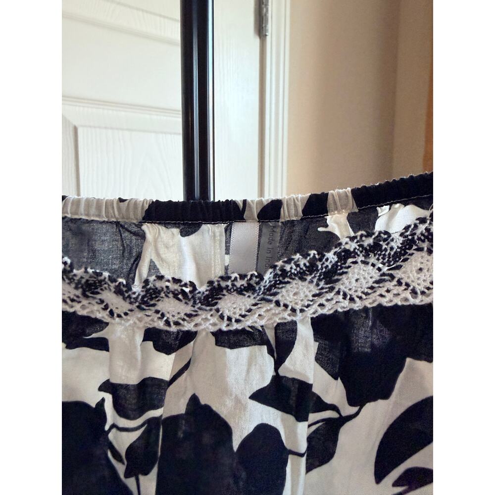 Kaktus black and white floral 100% cotton square neck top XL euc - Picture 3 of 6